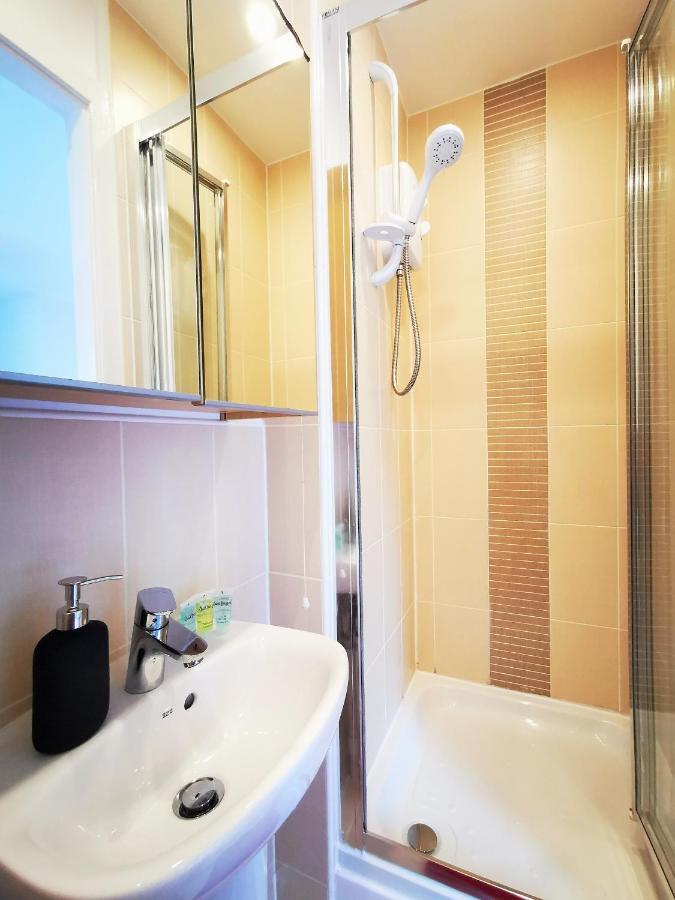 Lovely Holiday Home In Birmingham City Center 3 Bedrooms House By Hf Group Bagian luar foto